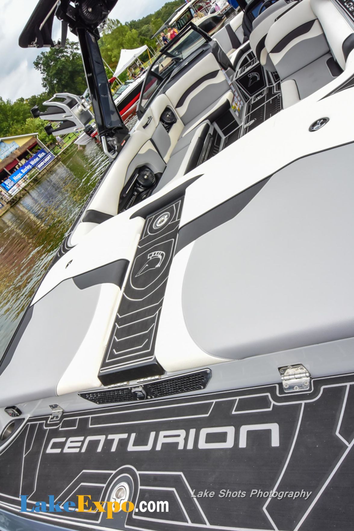 Fall In Water Boat Show-084.jpg